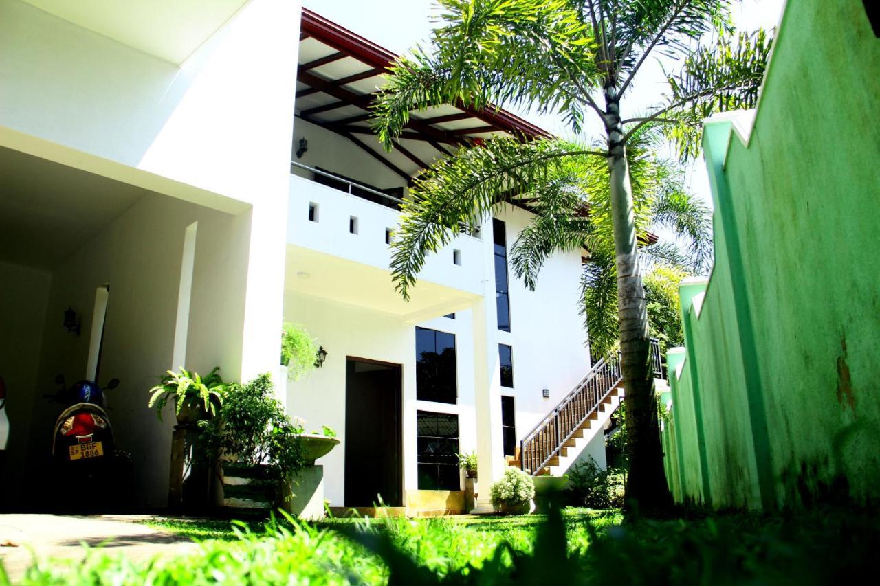Shakuna Villa Hikkaduwa Exterior photo