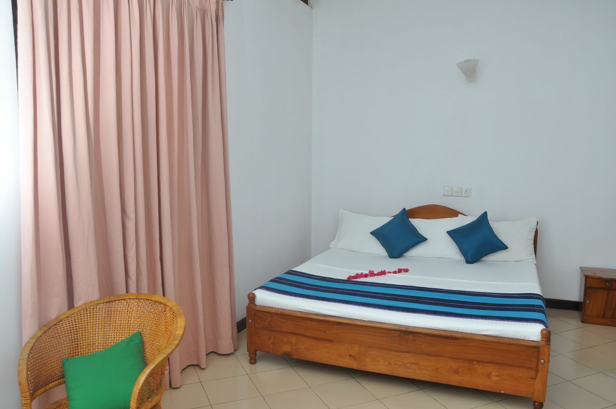 Shakuna Villa Hikkaduwa Exterior photo