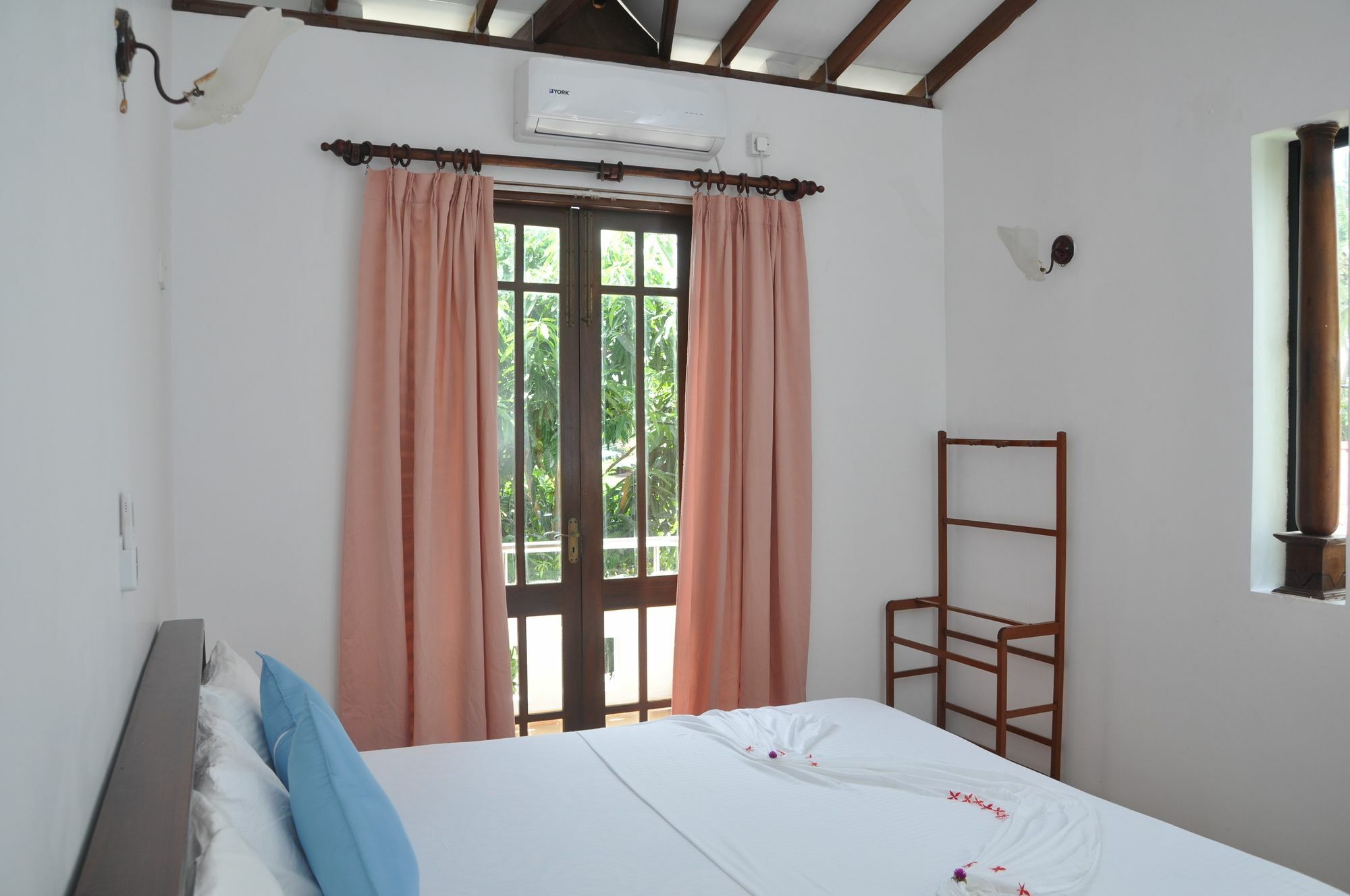 Shakuna Villa Hikkaduwa Exterior photo
