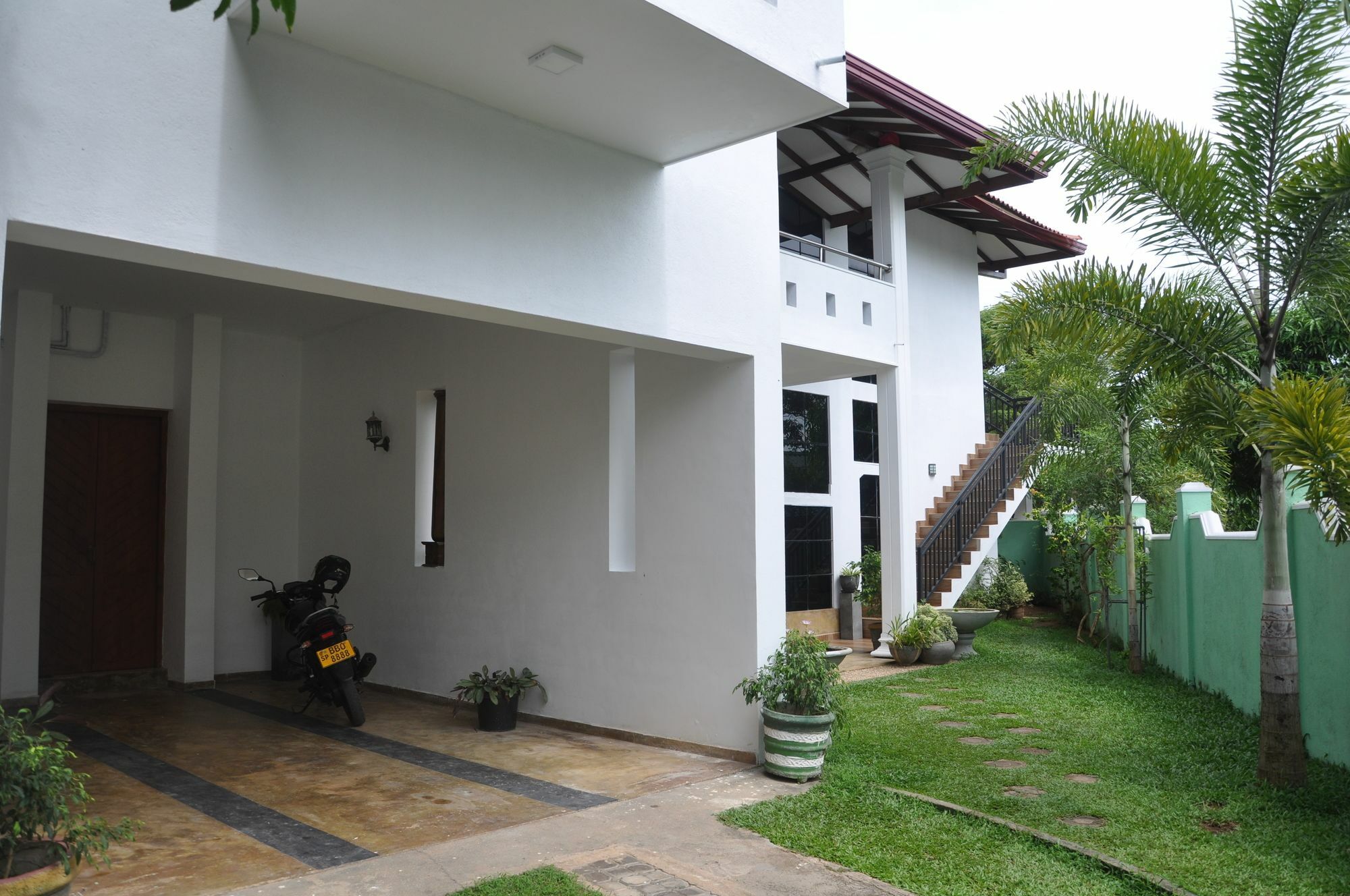 Shakuna Villa Hikkaduwa Exterior photo